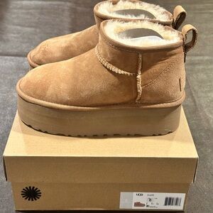 UGG Classic Ultra Mini Platform Boots in Chestnut size 6 NIB